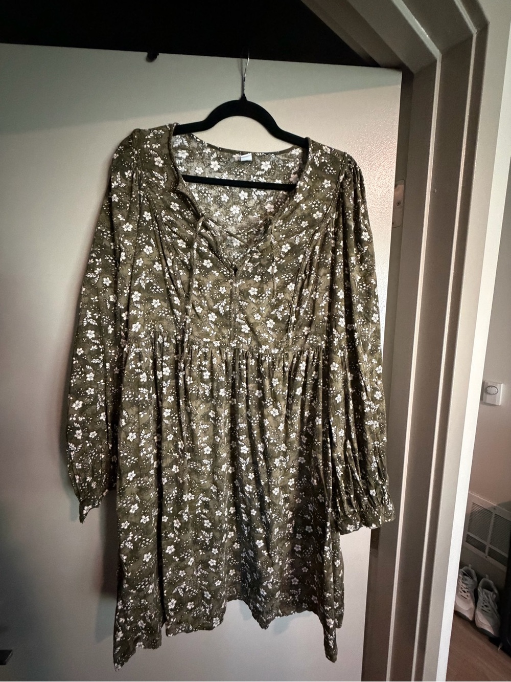 Old Navy Olive Green Floral V-Neck Mini Dress
